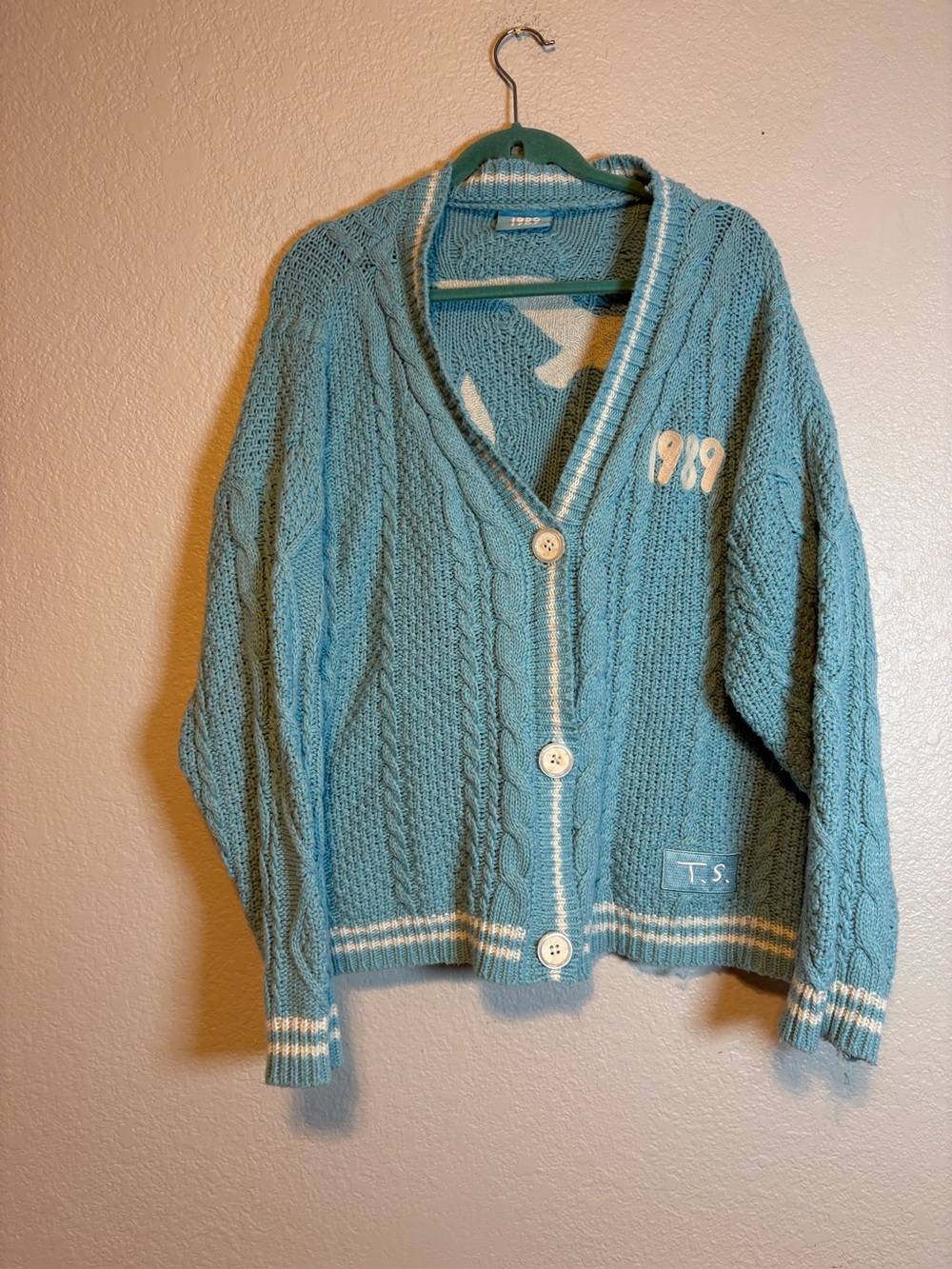 Taylor Swift 1989 Cardigan Blue Seagulls Knit Cozy XL 2XL - Picture 2 of 12